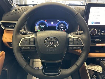 2026 Toyota Highlander Hybrid Platinum AWD (Natl)