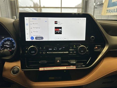 2026 Toyota Highlander Hybrid Platinum AWD (Natl)