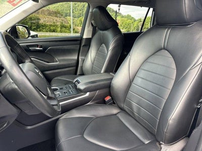 2022 Toyota Highlander XLE AWD (Natl)