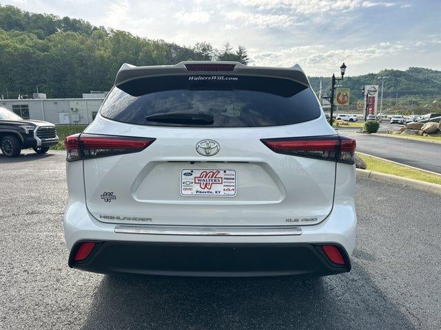 2022 Toyota Highlander XLE AWD (Natl)
