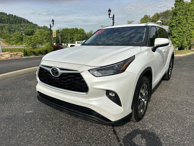 2022 Toyota Highlander XLE AWD (Natl)
