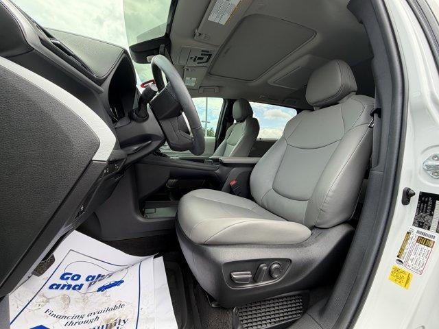 2025 Toyota Sienna XLE AWD 7-Passenger (Natl)