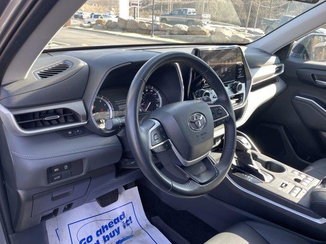 2025 Toyota Highlander XLE AWD (Natl)