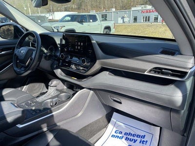 2025 Toyota Highlander XLE AWD (Natl)