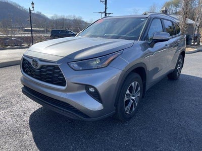 2025 Toyota Highlander XLE AWD (Natl)