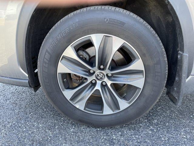 2025 Toyota Highlander XLE AWD (Natl)