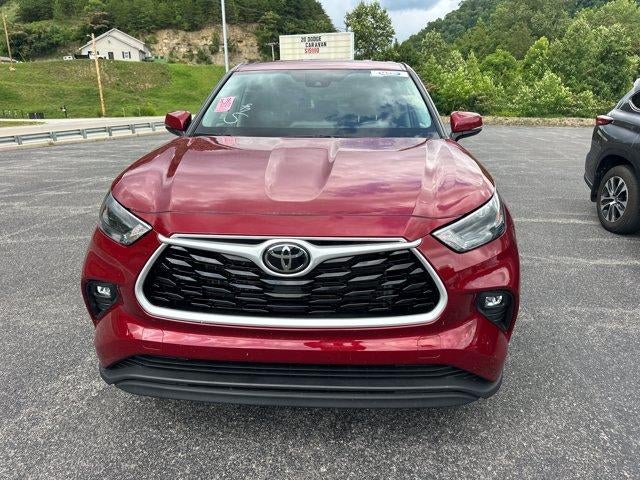 2025 Toyota Highlander LE AWD (SE)
