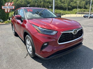 2025 Toyota Highlander LE AWD (SE)