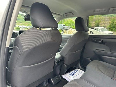 2025 Toyota Highlander LE AWD (SE)