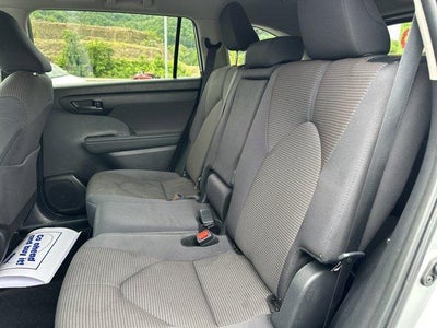 2025 Toyota Highlander LE AWD (SE)