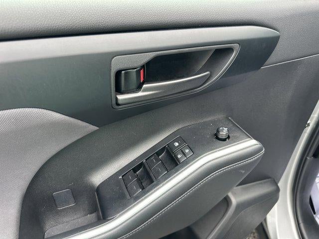 2025 Toyota Highlander LE AWD (SE)