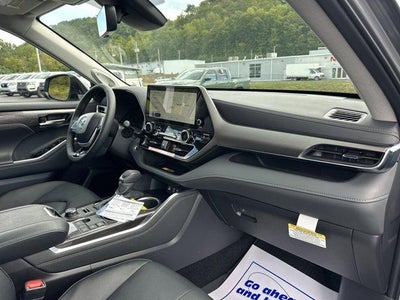 2025 Toyota Highlander Limited AWD (Natl)