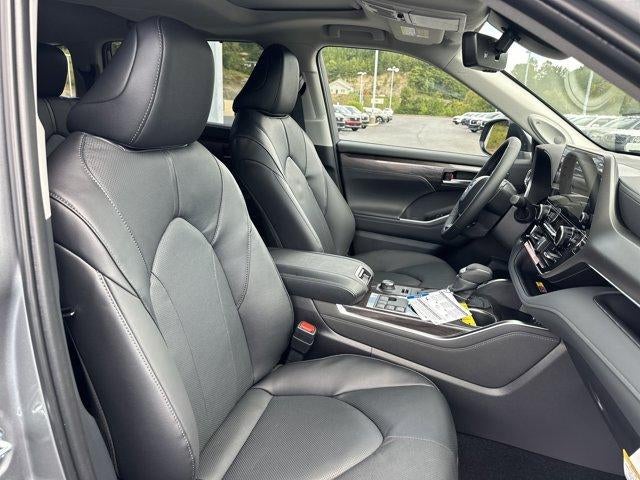 2025 Toyota Highlander Limited AWD (Natl)