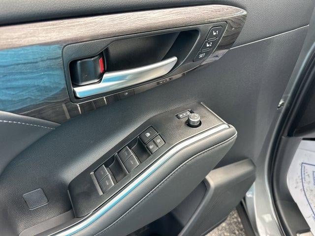 2025 Toyota Highlander Limited AWD (Natl)