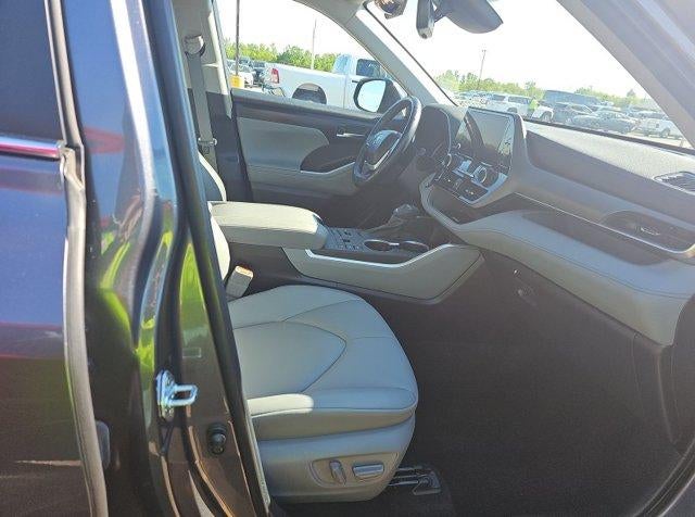 2023 Toyota Highlander XLE AWD (Natl)