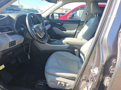 2023 Toyota Highlander XLE AWD (Natl)