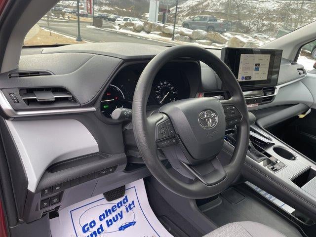 2026 Toyota Sienna LE AWD 8-Passenger (Natl)