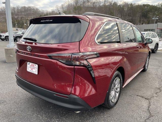 2026 Toyota Sienna LE AWD 8-Passenger (Natl)