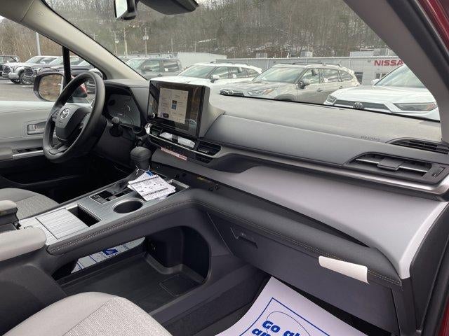 2026 Toyota Sienna LE AWD 8-Passenger (Natl)