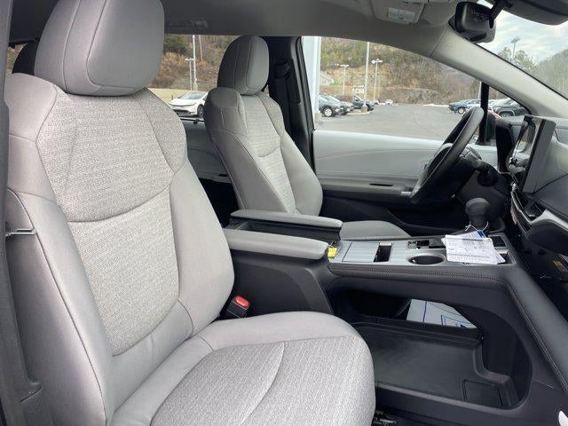 2026 Toyota Sienna LE AWD 8-Passenger (Natl)