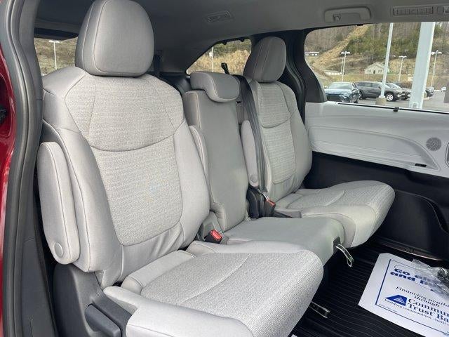 2026 Toyota Sienna LE AWD 8-Passenger (Natl)