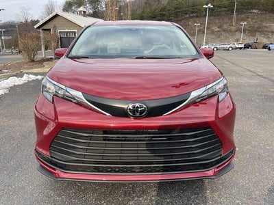 2026 Toyota Sienna LE AWD 8-Passenger (Natl)