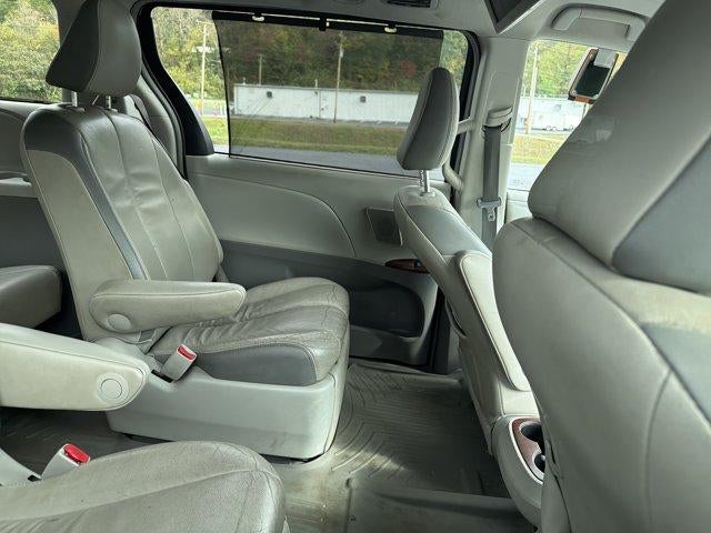 2013 Toyota Sienna 5dr 8-Pass Van V6 XLE FWD (Natl)