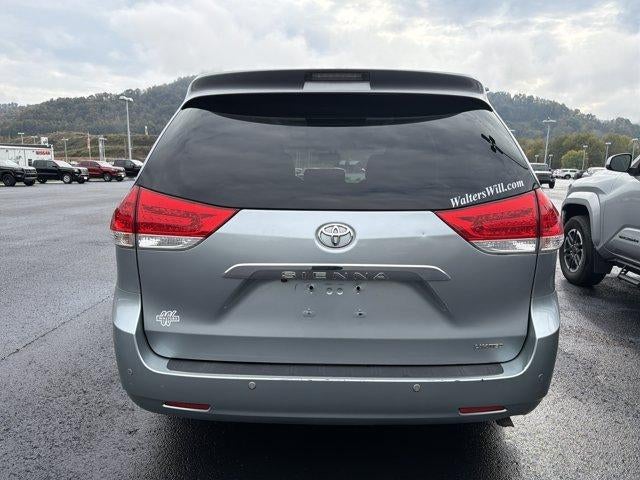 2013 Toyota Sienna 5dr 8-Pass Van V6 XLE FWD (Natl)