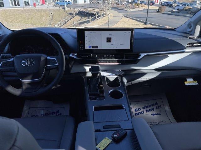 2026 Toyota Sienna XLE AWD 7-Passenger (Natl)