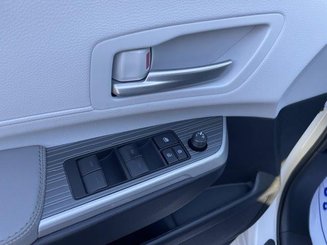 2026 Toyota Sienna XLE AWD 7-Passenger (Natl)