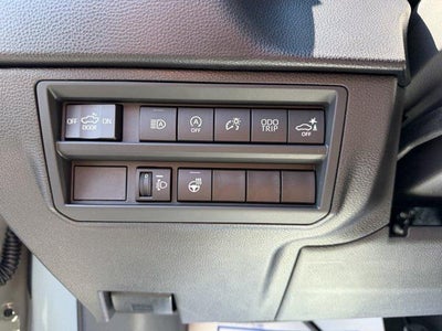 2026 Toyota Tundra 4WD 4WD SR5 CrewMax 5.5' Bed (Natl)