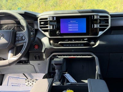 2026 Toyota Tundra 4WD 4WD SR5 CrewMax 5.5' Bed (Natl)