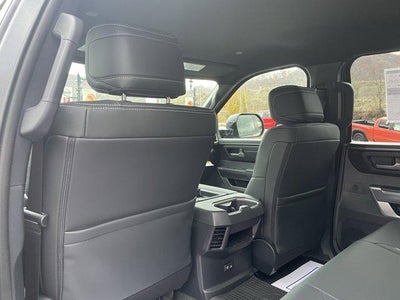 2026 Toyota Tundra 4WD 4WD SR5 CrewMax 5.5' Bed (Natl)