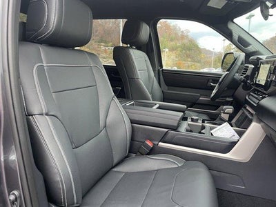 2026 Toyota Tundra 4WD 4WD SR5 CrewMax 5.5' Bed (Natl)