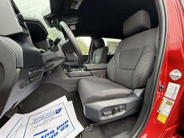 2026 Toyota Tundra 4WD 4WD SR5 CrewMax 5.5' Bed (Natl)