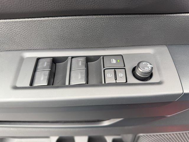 2026 Toyota Tundra 4WD 4WD SR5 CrewMax 5.5' Bed (Natl)