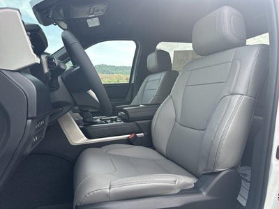 2026 Toyota Tundra 4WD 4WD SR5 CrewMax 5.5' Bed (Natl)