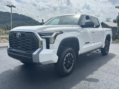 2026 Toyota Tundra 4WD 4WD SR5 CrewMax 5.5' Bed (Natl)