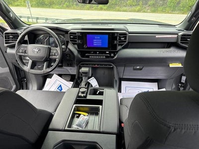 2026 Toyota Tundra 4WD 4WD SR5 CrewMax 5.5' Bed (Natl)