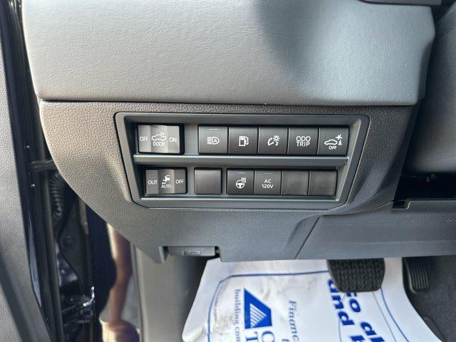2026 Toyota Tundra 4WD 4WD Platinum Hybrid CrewMax 5.5' Bed (Natl)