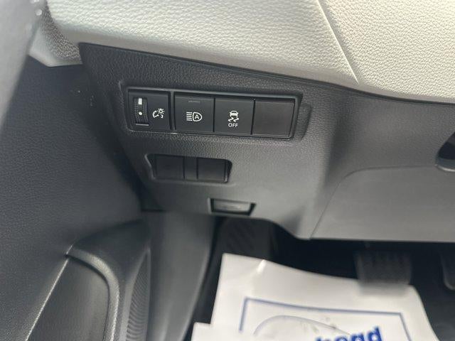 2026 Toyota Corolla Cross L 4WD (Natl)