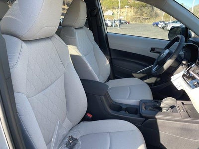 2026 Toyota Corolla Cross LE 4WD (Natl)