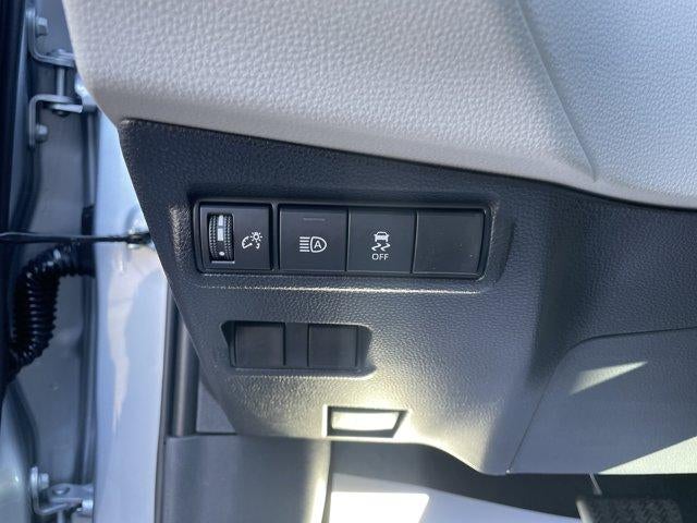 2026 Toyota Corolla Cross LE 4WD (Natl)