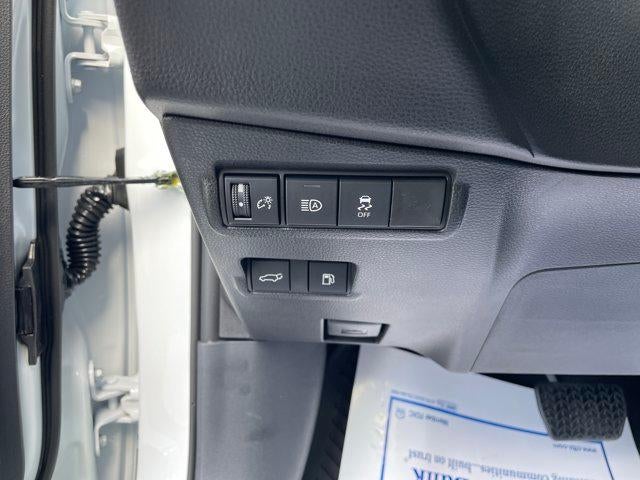 2026 Toyota Corolla Cross Hybrid XSE 4WD (Natl)