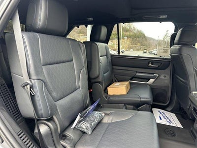 2026 Toyota Sequoia Platinum 4WD (Natl)