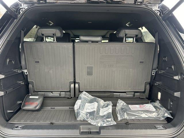 2026 Toyota Sequoia Platinum 4WD (Natl)