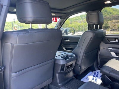 2024 Toyota Sequoia Platinum 4WD (Natl)