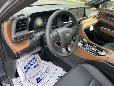 2026 Toyota Crown Limited AWD (Natl)