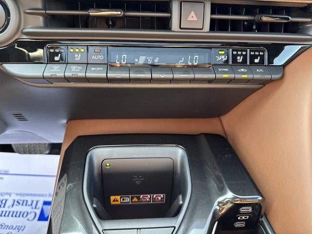 2026 Toyota Crown Signia Limited AWD (Natl)