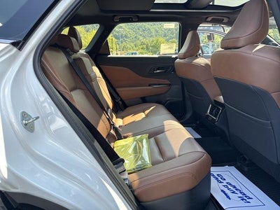 2026 Toyota Crown Signia Limited AWD (Natl)